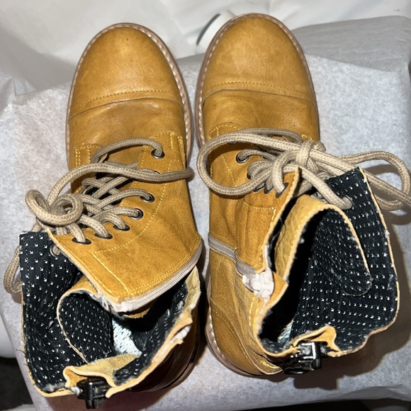 FREE PEOPLE PORTLAND LACE UP BOOTIES (39) - Picture 11 of 13